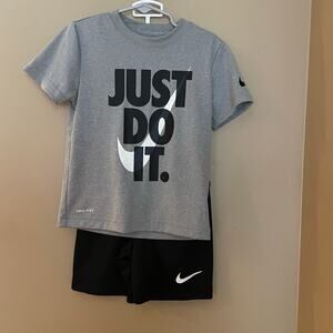 Nike Boys Dri-Fit Size 4 Two Piece Shirt & Shorts Set Black & Gray 86F026-023